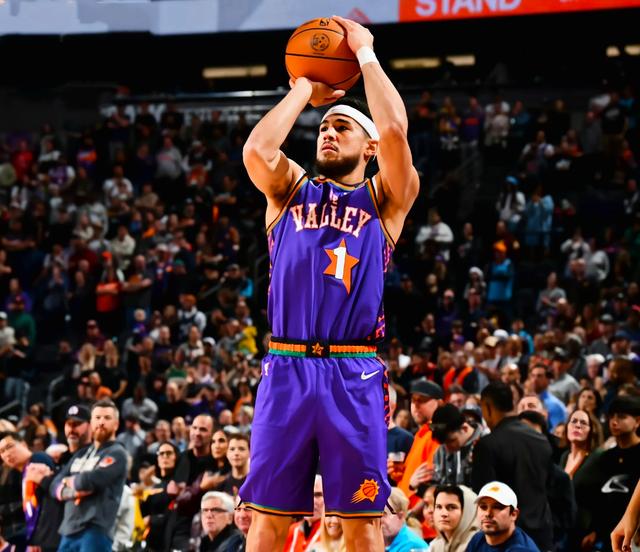 清晨全明星赛焦点战，菲尼克斯太阳迎来里程碑，悬念犹存，资深球员宣示担当的简单介绍